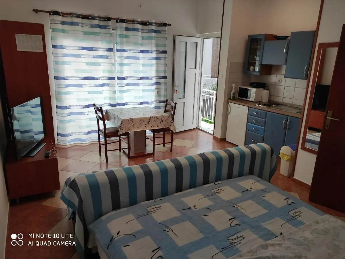 Apartments By The Sea Selce, Crikvenica - 5550 0*, Selce